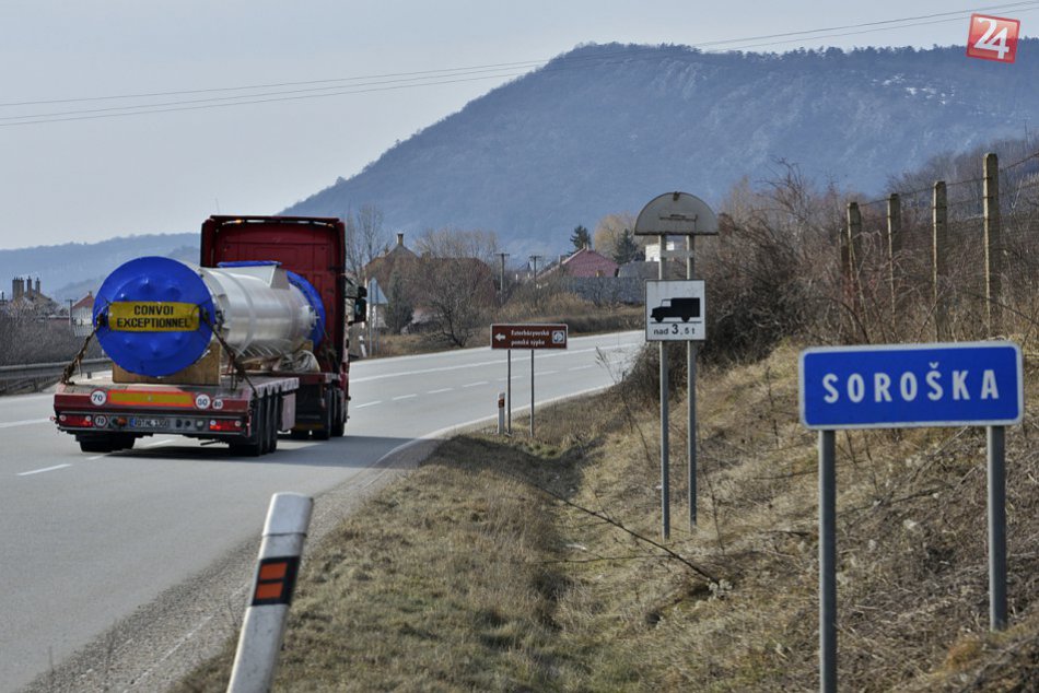 Ilustračný obrázok k článku Išiel v zákrute dole Soroškou a v tom... Vodičovi (31) hrozí basa!