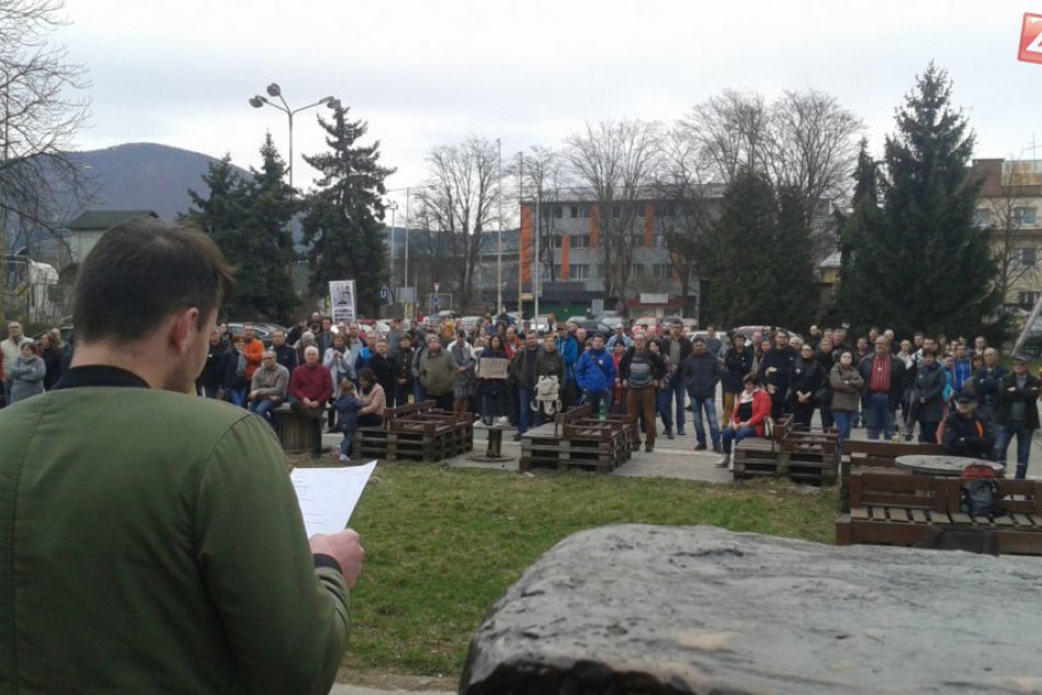 Ilustračný obrázok k článku V Považskej pokračovali protesty Za slušné Slovensko: FOTO priamo z miesta