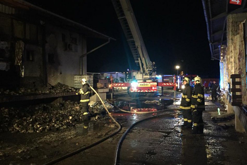 Ilustračný obrázok k článku Požiar v v Považskom Chlmci na FOTKÁCH: Desiatky hasičov v akcii!