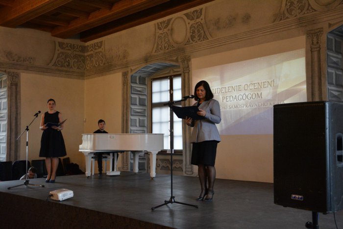 Ilustračný obrázok k článku Majú byť na čo hrdí: Desať učiteľov zo Žiliny prevzalo významné ocenenie