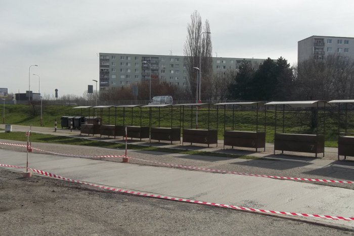 Ilustračný obrázok k článku Cesty a chodníky si vzali na paškál: Ktoré úseky v Šali opravia najskôr? FOTO