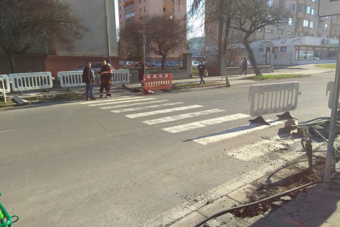 Ilustračný obrázok k článku V Mikuláši zvýšili bezpečnosť pre chodcov: Desiatky prechodov osvecuje biele svetlo