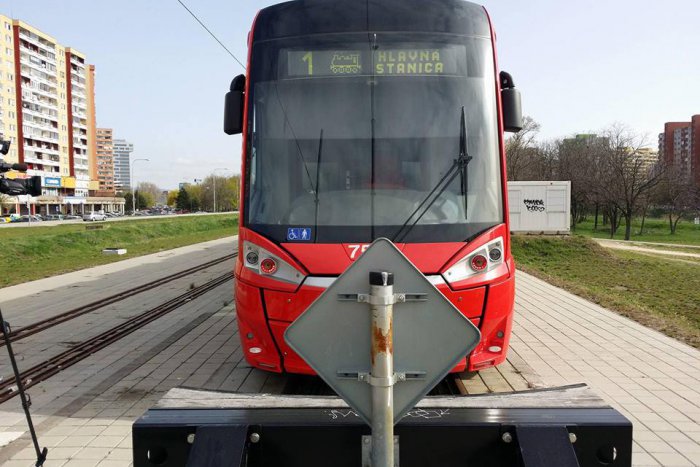 Ilustračný obrázok k článku Kedy sa dočkáme pokračovania električkovej trate v Petržalke? Mesto zatiaľ termín nepozná