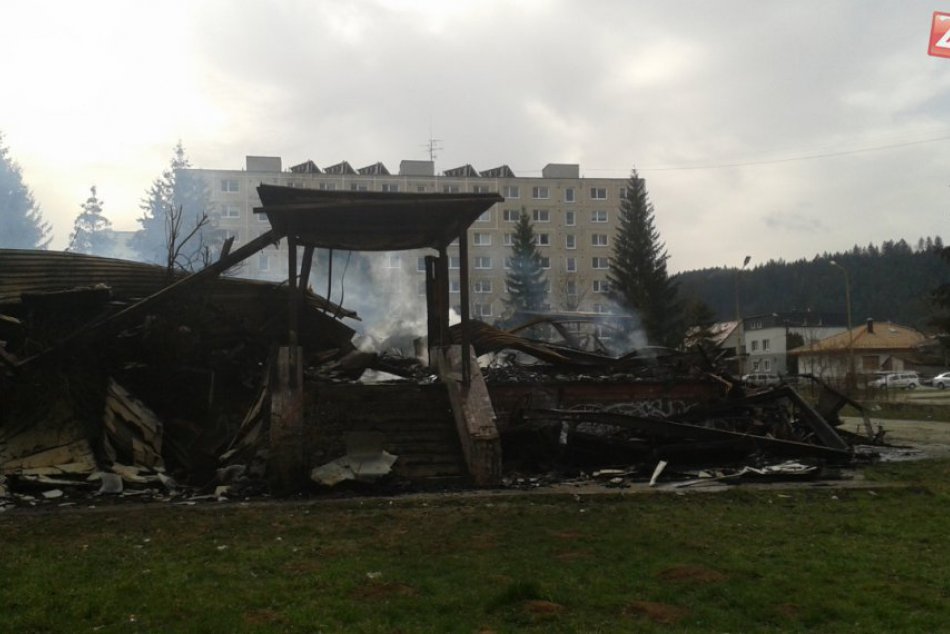 Ilustračný obrázok k článku V zhorenej budove boli zrejme nebezpečné látky: Hrozí niečo Považskobystričanom?