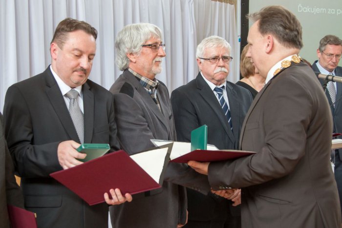 Ilustračný obrázok k článku Prešovská univerzita oceňovala pri príležitosti Dňa učiteľov: Medaily dostalo 49 ľudí