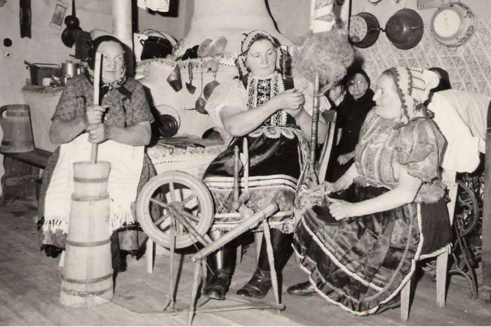 Ilustračný obrázok k článku Nositelia tradícií 2018: Súťažná prehliadka folklórnych skupín horného Gemera