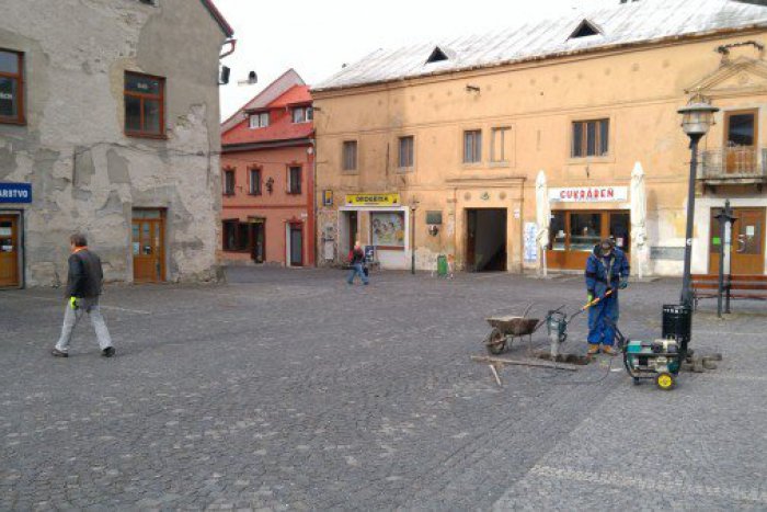 Ilustračný obrázok k článku Známe kremnické parkovisko po novom: Zmena čaká aj blízku križovatku