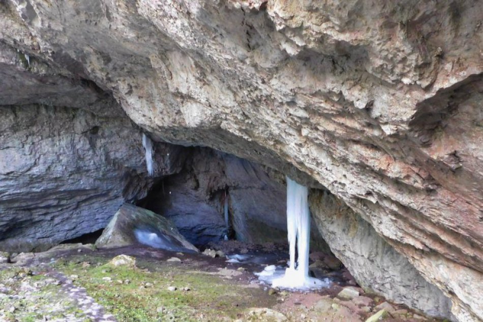 Ilustračný obrázok k článku Príroda sa prebúdza aj pri Silickej ľadnici: Pozrite si FOTO a VIDEO z krásneho kúta Gemera!