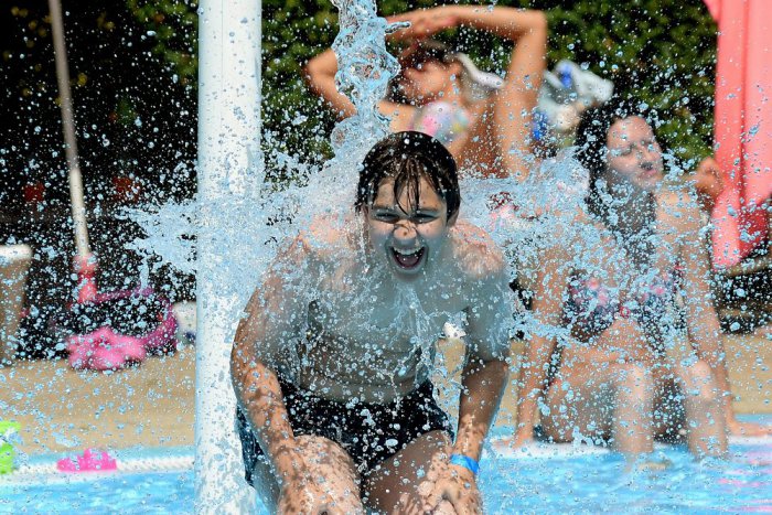 Ilustračný obrázok k článku Letná sezóna sa blíži: Kúpaliská ČH a Rumanova modernizujú, Triton zostáva zatvorený