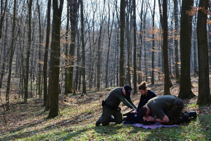 Ilustračný obrázok k článku Simulovaná prvá pomoc v teréne