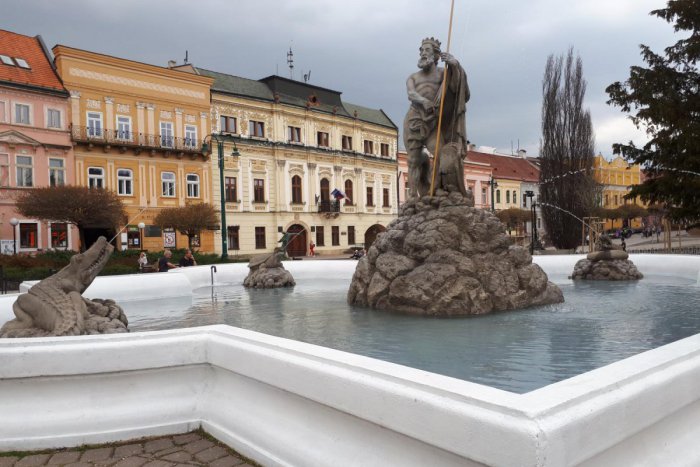 Ilustračný obrázok k článku Fontána Neptún na Hlavnej: Už je v prevádzke, dno má utesnené špeciálnou hmotou