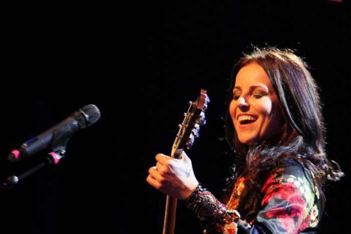 Ilustračný obrázok k článku Katka Knechtová v rozhovore: Baví ma folklór, spolupráca so Šarišanom by bola úžasná