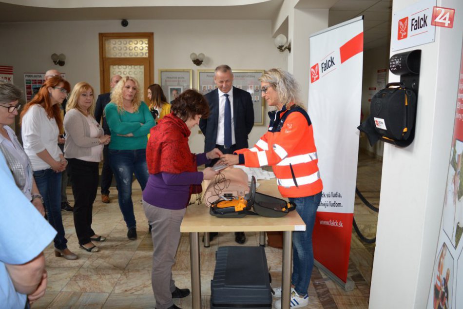 Ilustračný obrázok k článku NOVINKA na bystrickom Mestskom úrade. Získal prístroj, ktorý zachraňuje životy