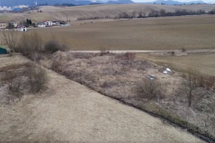 Ilustračný obrázok k článku Trasa diaľničného privádzača Lietavská Lúčka: Pozrite sa na ňu z vtáčej perspektívy, VIDEO