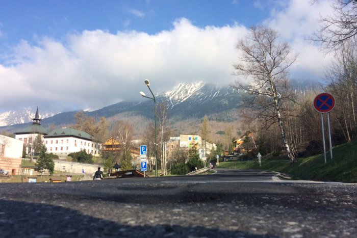 Ilustračný obrázok k článku Najtvrdšia zima za 5 rokov: Tatranské cesty sa budú opravovať vo veľkom