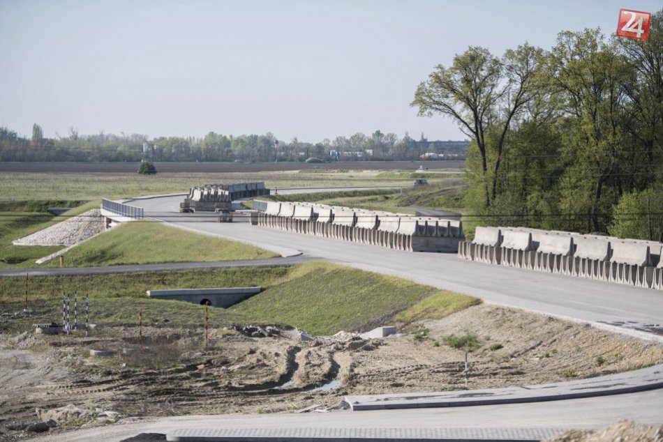 Ilustračný obrázok k článku Obnovenie prác na križovatke Triblavina sa pre námietky posúva na august