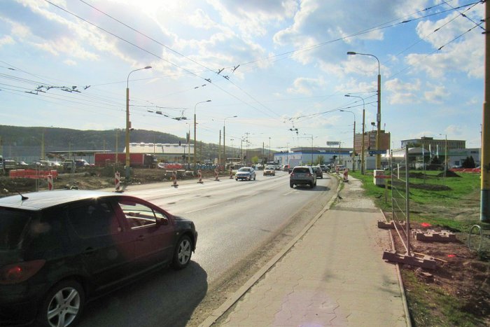 Ilustračný obrázok k článku Boli sme priamo na mieste: Rekonštrukcia križovatky na Solivarskej V OBRAZOCH