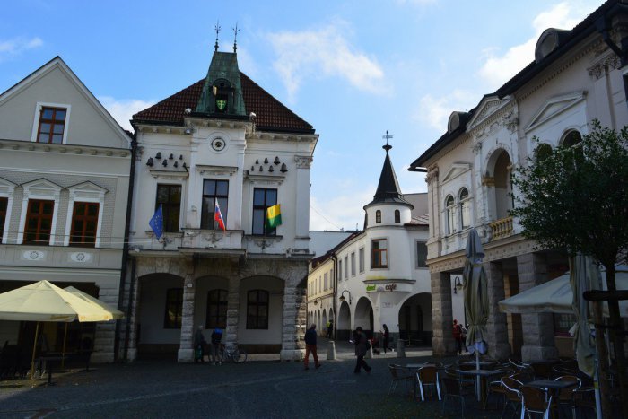 Ilustračný obrázok k článku Ako dobre poznáte svojich susedov: KVÍZ o Žilinčanoch pre Žilinčanov