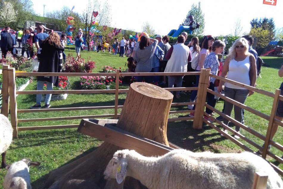 Ilustračný obrázok k článku FOTO: Otváranie Banoša opäť lákalo návštevníkov. Prišlo až 70 farmárov a remeselníkov