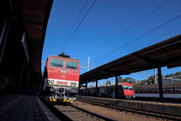 Ilustračný obrázok k článku Prístavný most sa po rokoch opäť otvorí pre osobné vlaky. Železnice spoja Senec s Petržalkou