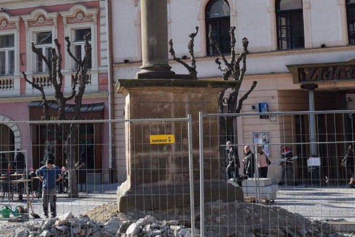 Ilustračný obrázok k článku Práce na morovom stĺpe v Trenčíne pokračujú: Kedy bude pamiatka obnovená?