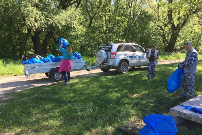 Ilustračný obrázok k článku Foto, Deň Zeme oslávili v Šali a v okolí: Obyvatelia pracovali aj sa zabavili