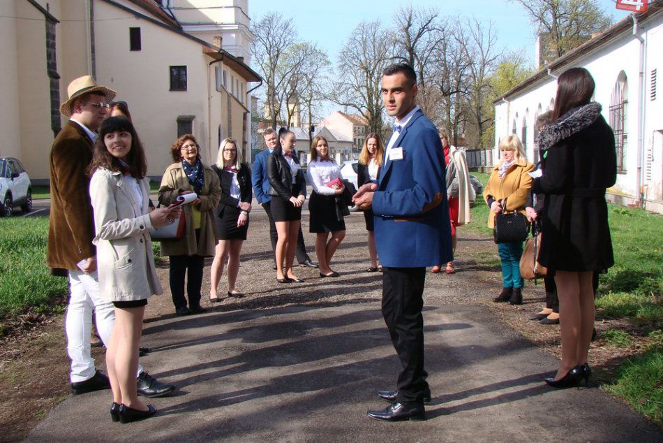 Ilustračný obrázok k článku Naozaj nevšedná maturita: Takúto skúšku dospelosti skladali michalovskí študenti, FOTO