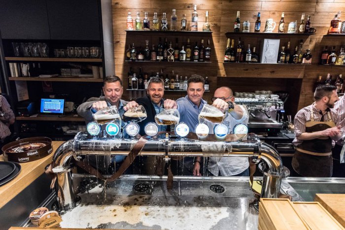 Ilustračný obrázok k článku Košice otvorili prvú Kozlovnu s najdlhším výčapom