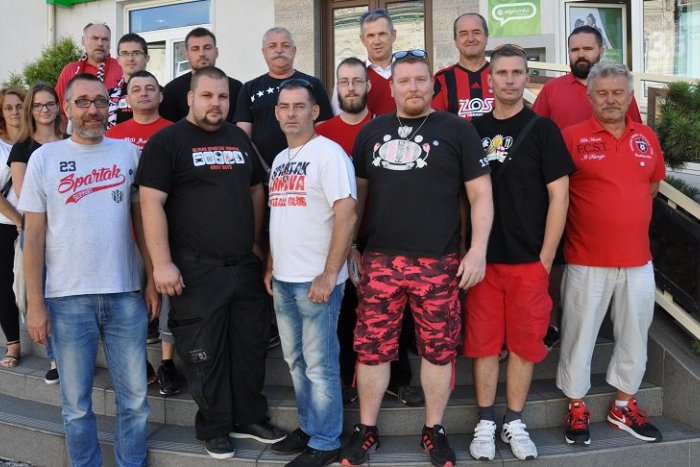 Ilustračný obrázok k článku Fanúšikovia Spartaka opäť pustia žilou: Svojou krvou pomôžu aj malej Trnavčanke (3)