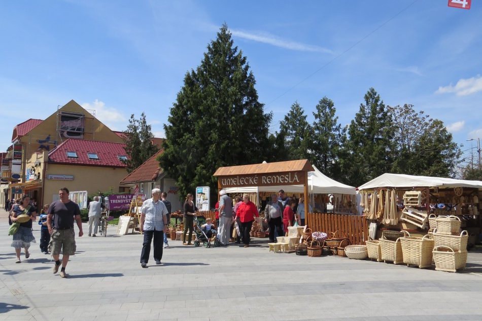 Ilustračný obrázok k článku Prvé obrázky priamo z miesta: V Michalovciach už začal Jarni jurmarok