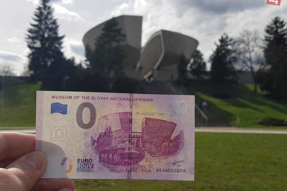 Ilustračný obrázok k článku FOTO: Pamätníku SNP sa ušlo pocty ako Eiffelovke. Ocitol sa na eurobankovke