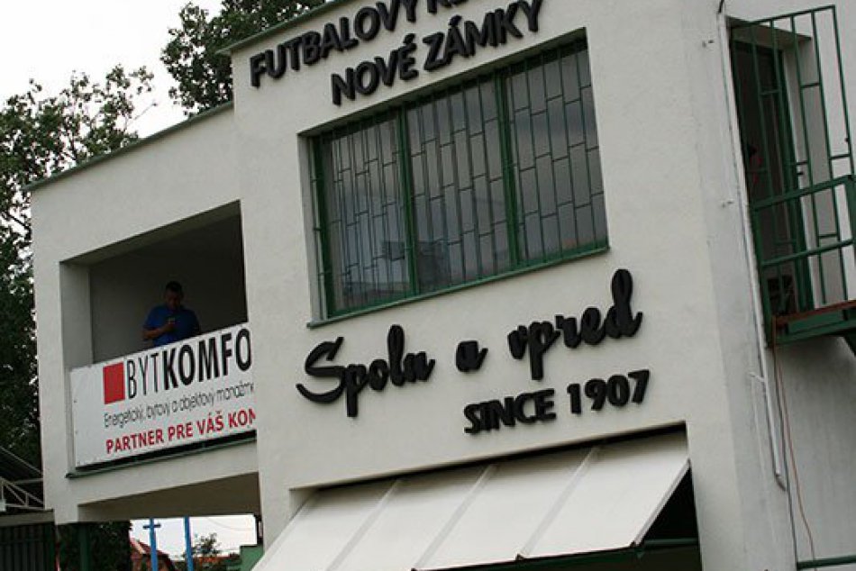 Ilustračný obrázok k článku Poslanci v Zámkoch si dali mimoriadne zasadanie: Dotácie dostali nakoniec zelenú