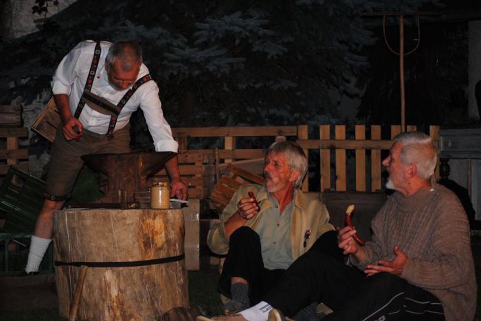 Ilustračný obrázok k článku Zo súťažnej prehliadky ochotníckych divadelných súborov prišli Brezňania so zlatom