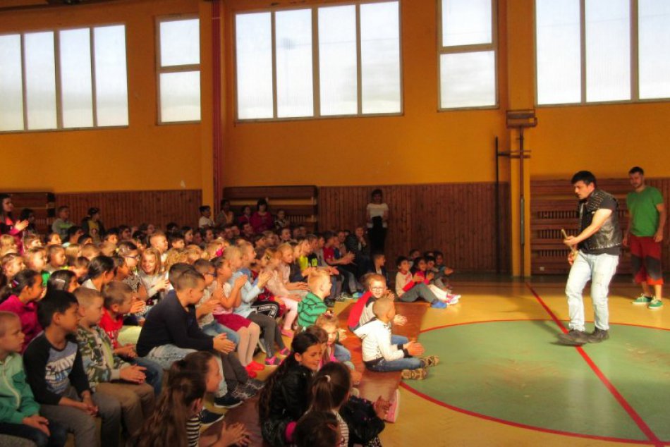 Ilustračný obrázok k článku FOTO: Pes je najlepší priateľ človeka. Revúckym deťom to vysvetlili vskutku originálne