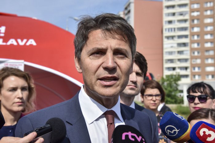 Ilustračný obrázok k článku Analytik volá po skrátení lehôt pri predĺžení električky v Petržalke