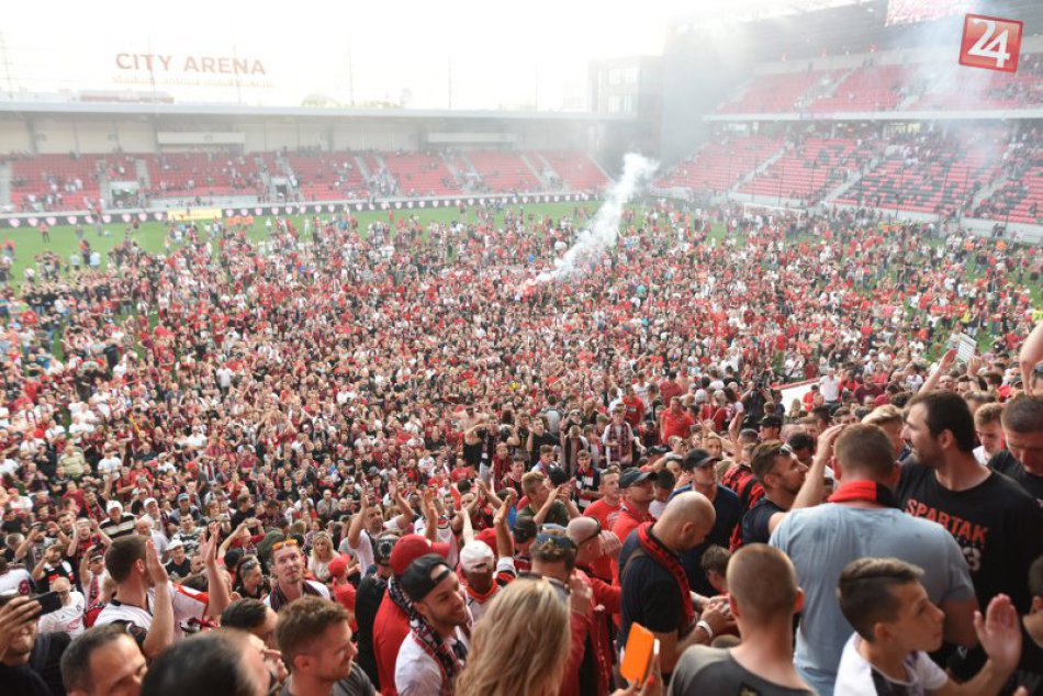 Ilustračný obrázok k článku Do tlače mieri kniha pre každého pravého fanúšika: Zachytáva cestu Trnavy za titulom