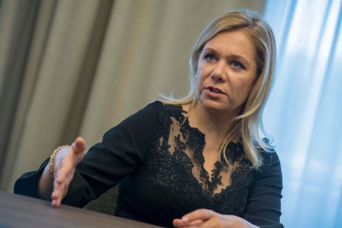 Ilustračný obrázok k článku Ministerka Denisa Saková je znepokojená: Na palube špeciálu čierny pasažier nebol