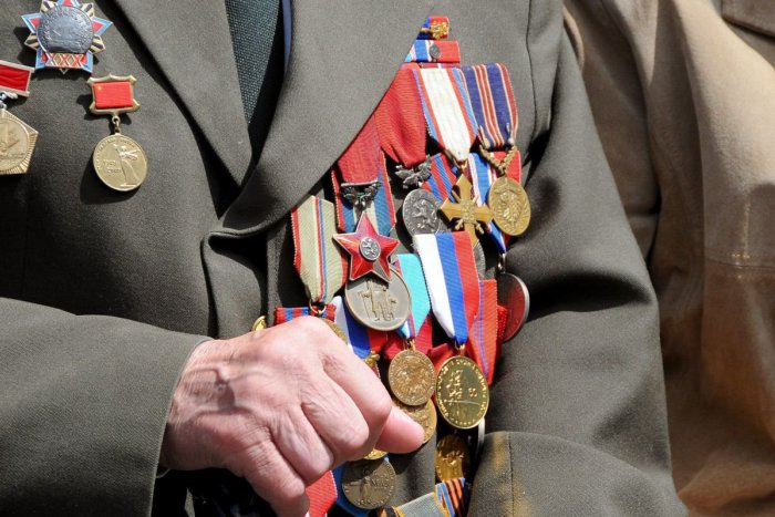 Ilustračný obrázok k článku RANNÁ ŠTVORKA: Pripomíname si porážku fašizmu, hrozia búrky