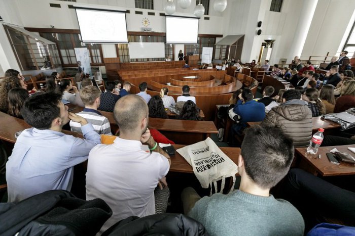 Ilustračný obrázok k článku Slovenskí stredoškoláci okúsia, aké je byť poslancom Európskeho parlamentu