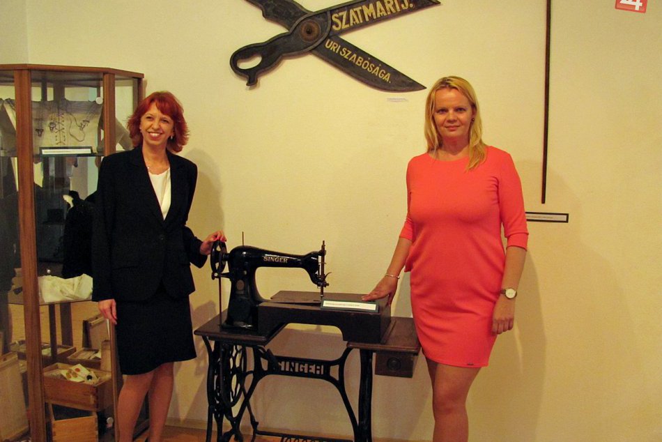 Ilustračný obrázok k článku FOTO z vernisáže výstavy Od ihly po šijací stroj: Pozrieť si môžete aj gombíky