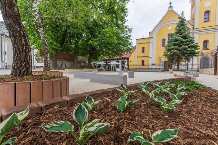 Ilustračný obrázok k článku Námestie študentov v Trenčíne otvorili: Pozrite na tú krásu!