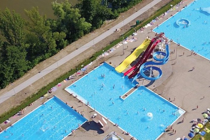 Ilustračný obrázok k článku Už vás to ťahá k vode? Vieme, kedy plánujú otvoriť kupká v Trenčíne a okolí