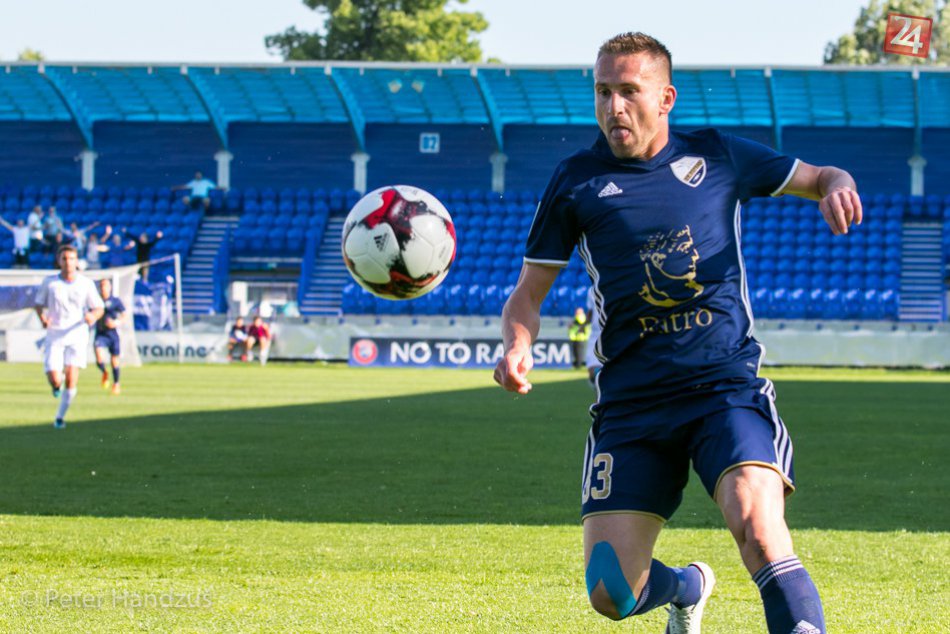 Ilustračný obrázok k článku Domáca rozlúčka so sezónou Popradu vyšla: Šamorínu sme naložili štvorku