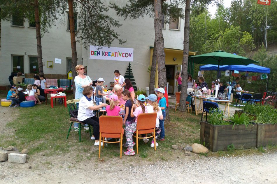 Ilustračný obrázok k článku FOTO: Bystrica zažila Deň kreatívcov. Komunitnú záhradu zaplnili nápady a inšpirácie