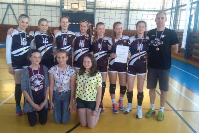 Ilustračný obrázok k článku Parádny úspech mladých volejbalistiek: Na majstrovstvá postúpili bez jedinej prehry