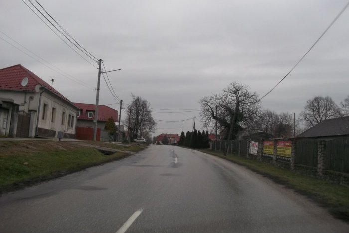 Ilustračný obrázok k článku V Močenku zreparujú cestu: Obec vyberie dodávateľa prác