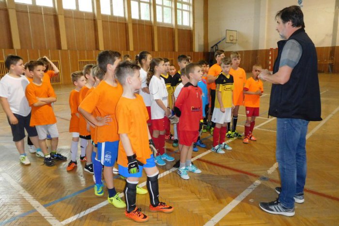 Ilustračný obrázok k článku Žiaci a žiačky si merali sily v minifutbale: Kto postúpil ďalej?