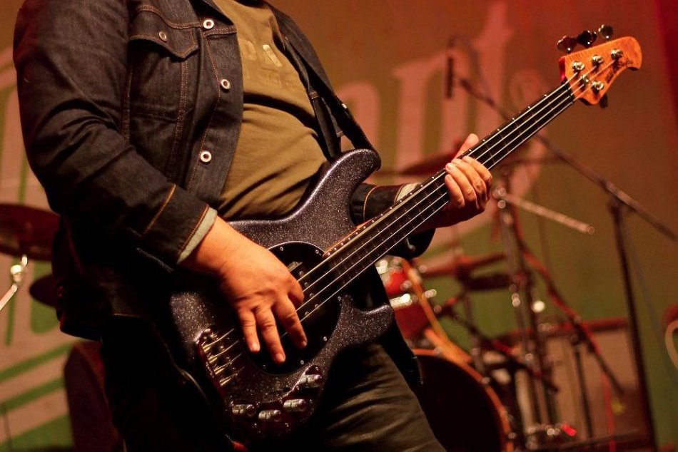 Ilustračný obrázok k článku Každý 5. Slovák hrá na hudobný nástroj: Najobľúbenejší je klavír a gitara