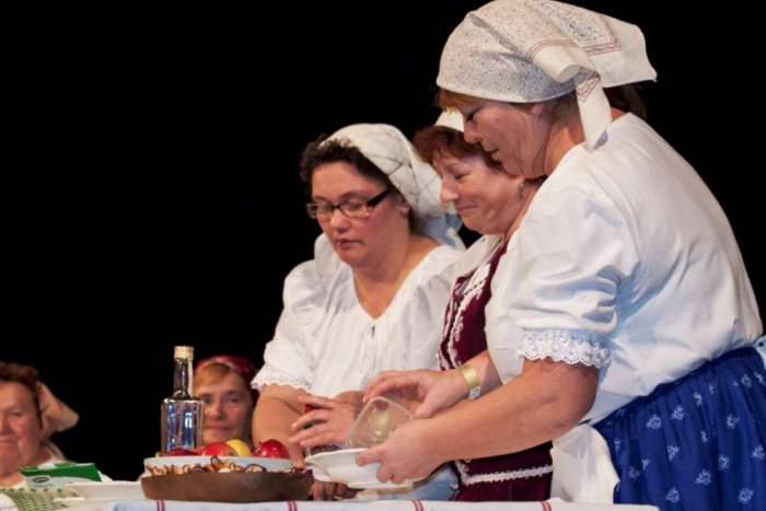 Ilustračný obrázok k článku Predstavia zvyky z Pače: O zábavu sa postará folklórna skupina Bučina