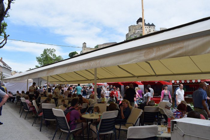 Ilustračný obrázok k článku Ako dobre poznáte svojich susedov: KVÍZ o Trenčanoch pre Trenčanov